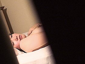 盗撮覗き穴不倫浮気ワケアリ過激映像 24時間20篇　サンプル画像08